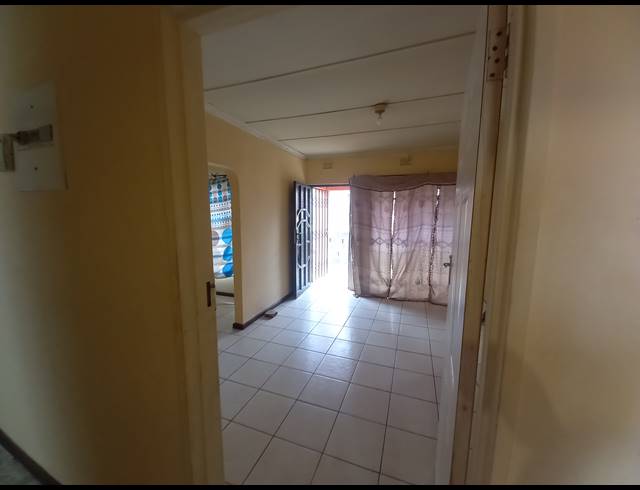 3 BEDROOM HOUSE TO LET IN NGWELEZANA